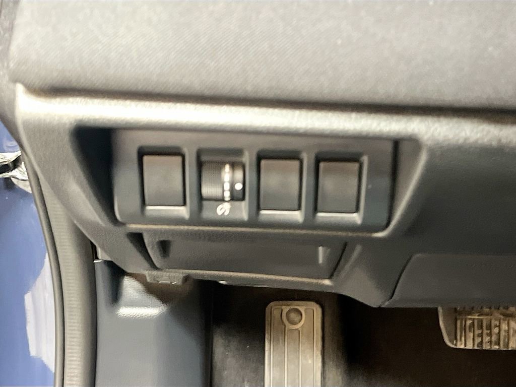 Used 2025 Subaru Outback Premium image 10