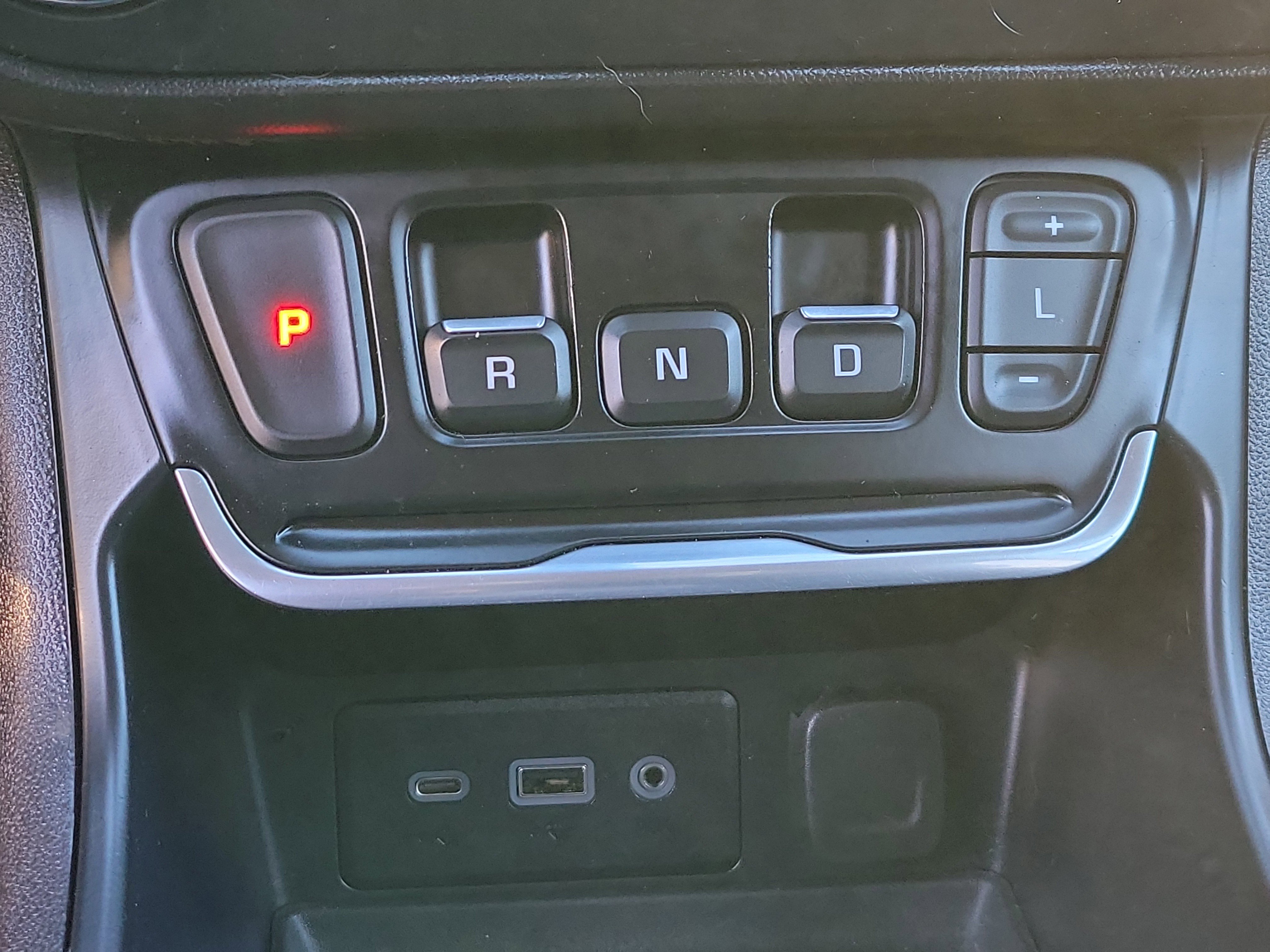 Used 2021 GMC Terrain SLE w/ Driver Convenience Package image 24