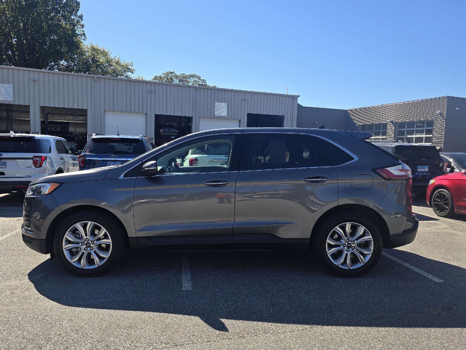 Used 2023 Ford Edge Titanium image 6