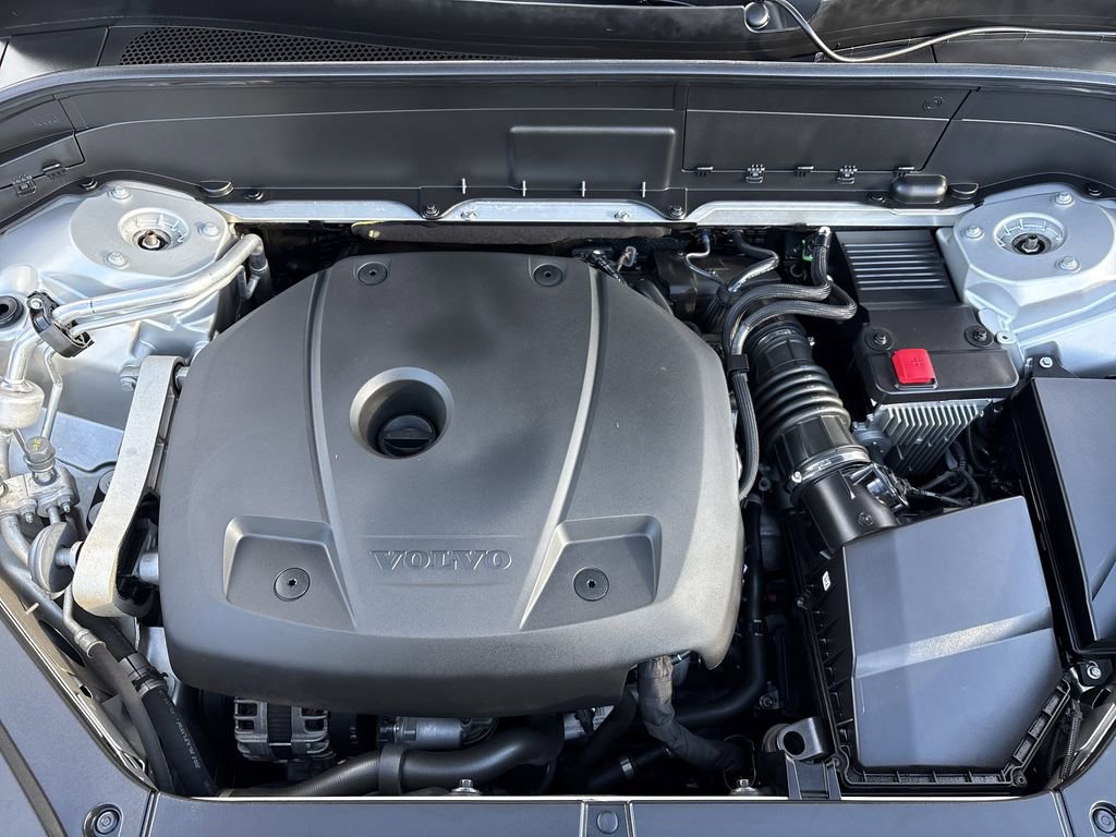 Used 2021 Volvo XC90 T6 Momentum w/ Advanced Package image 34