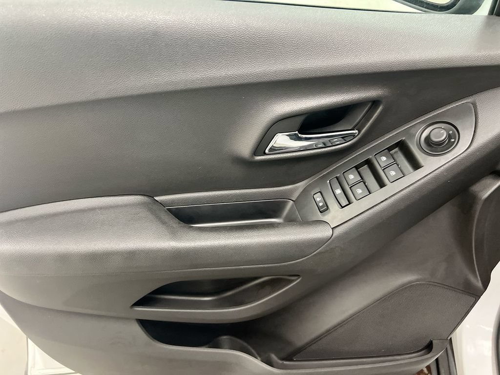 Used 2016 Chevrolet Trax LS FWD image 20