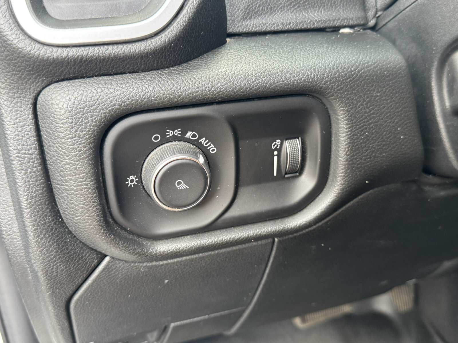 Used 2021 RAM 2500 Big Horn AWD/4WD image 33