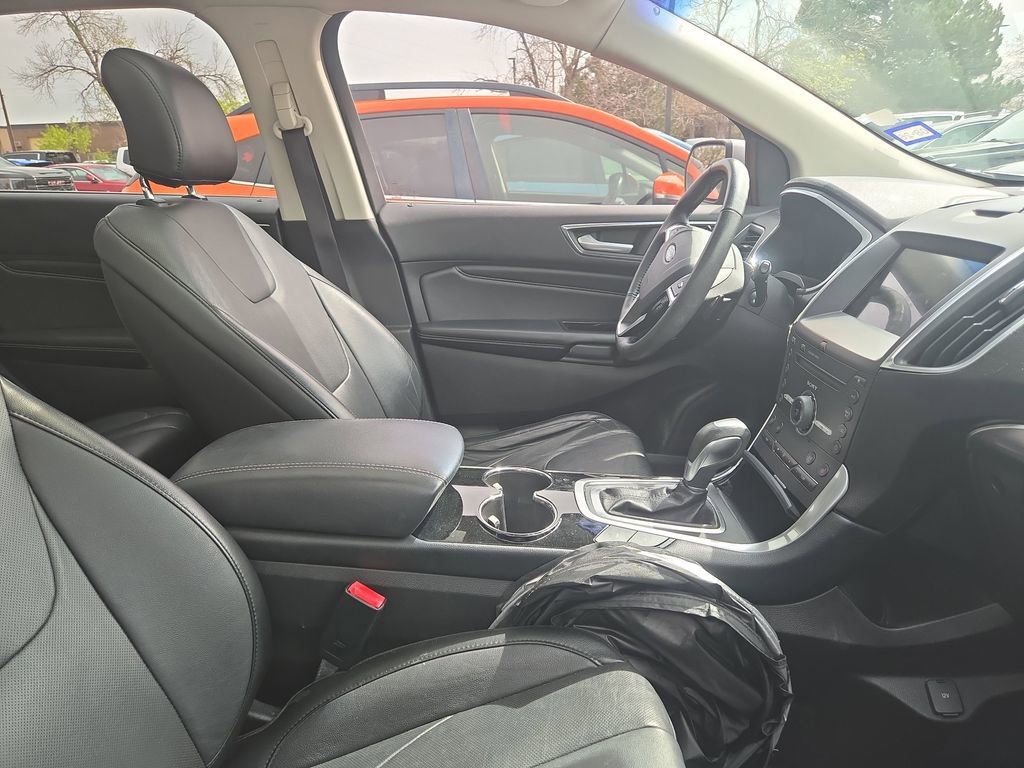 Used 2016 Ford Edge Titanium w/ Equipment Group 302A image 5