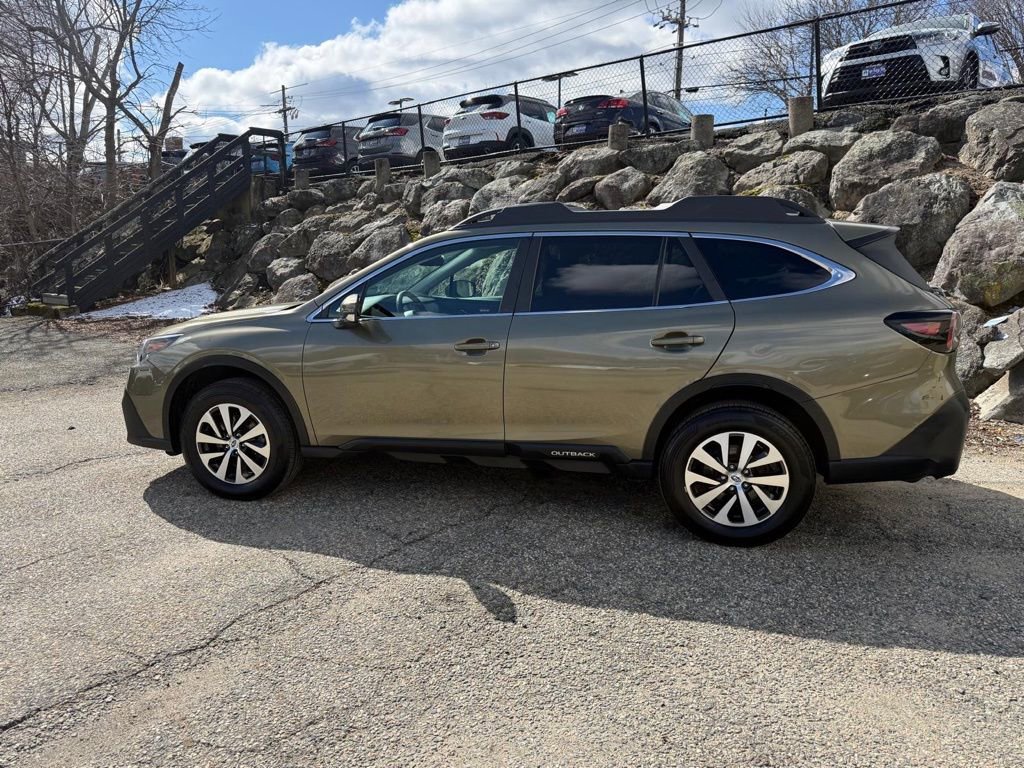 Used 2022 Subaru Outback Premium image 2