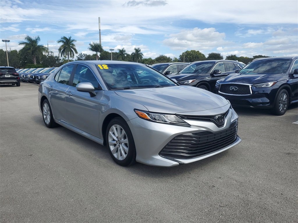 Used 2018 Toyota Camry LE image 29