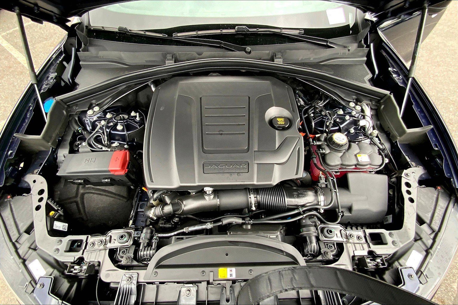 New 2025 Jaguar F-PACE R-Dynamic S image 12