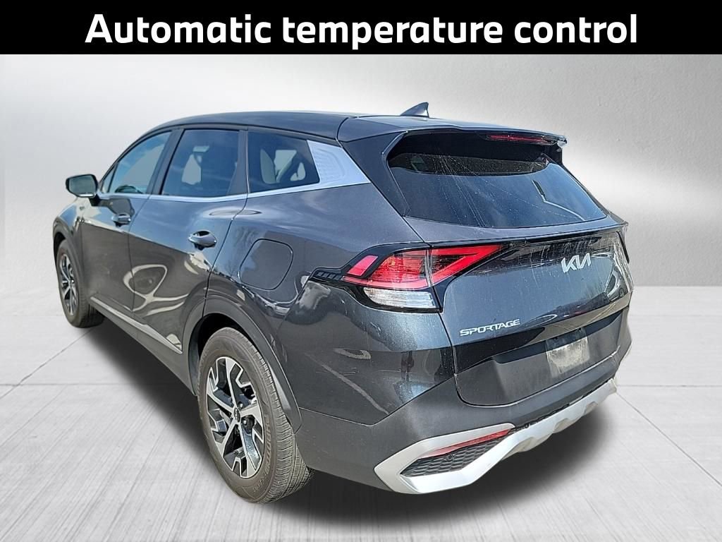 Used 2024 Kia Sportage EX image 7