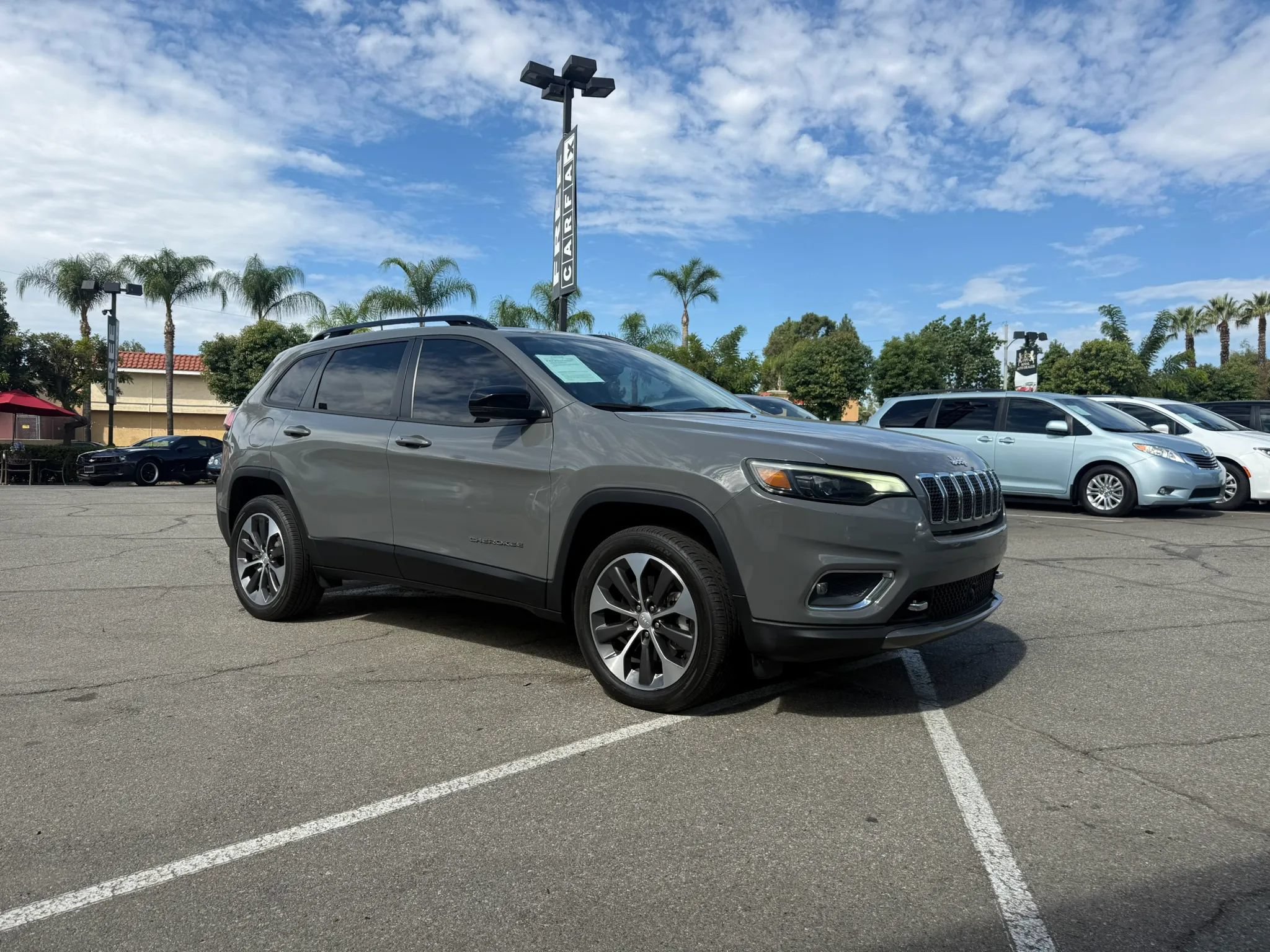 Used 2022 Jeep Cherokee Limited w/ Elite Package AWD/4WD image 7
