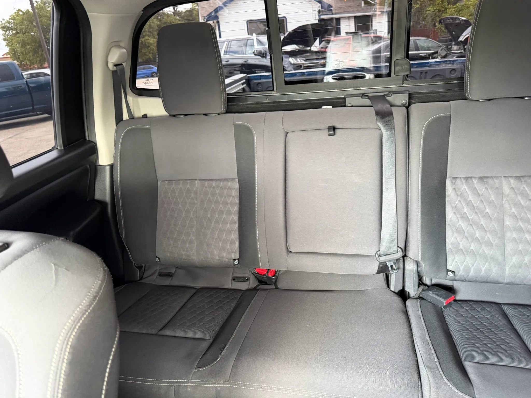 Used 2021 Nissan Titan SV w/ SV Convenience Package image 11