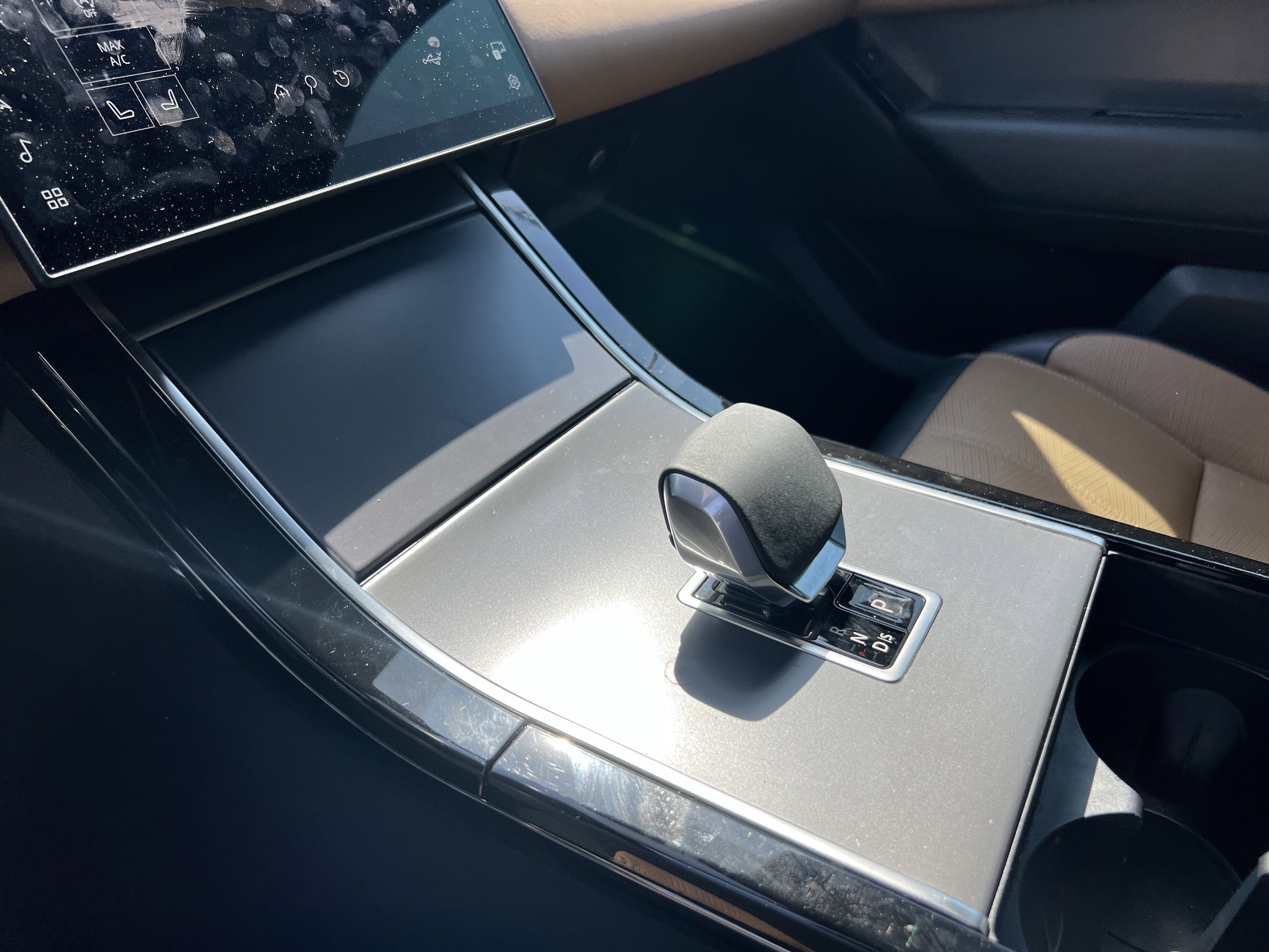 Certified 2025 Land Rover Range Rover Velar Dynamic HSE AWD/4WD image 25