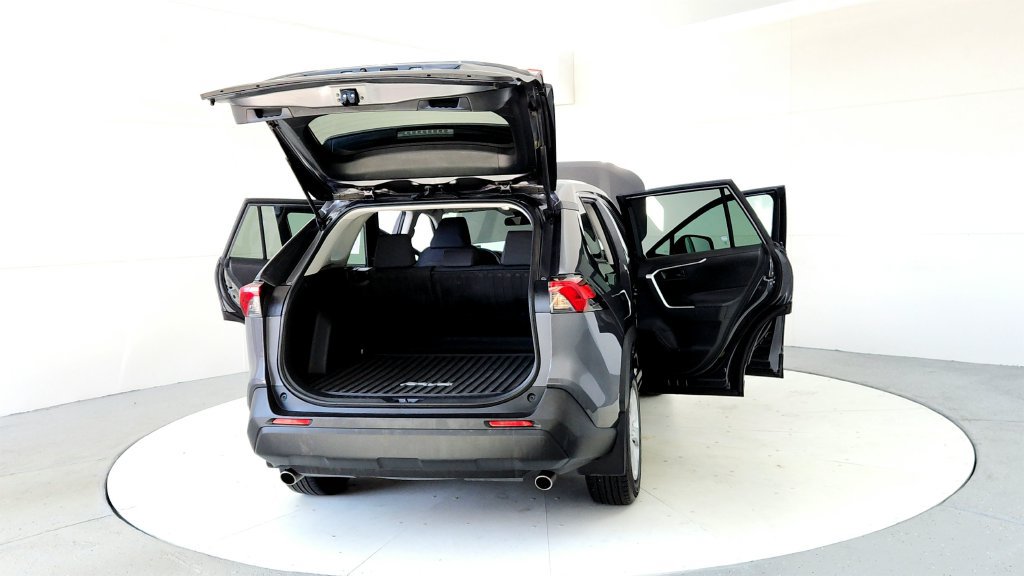 Used 2023 Toyota RAV4 LE AWD/4WD image 11