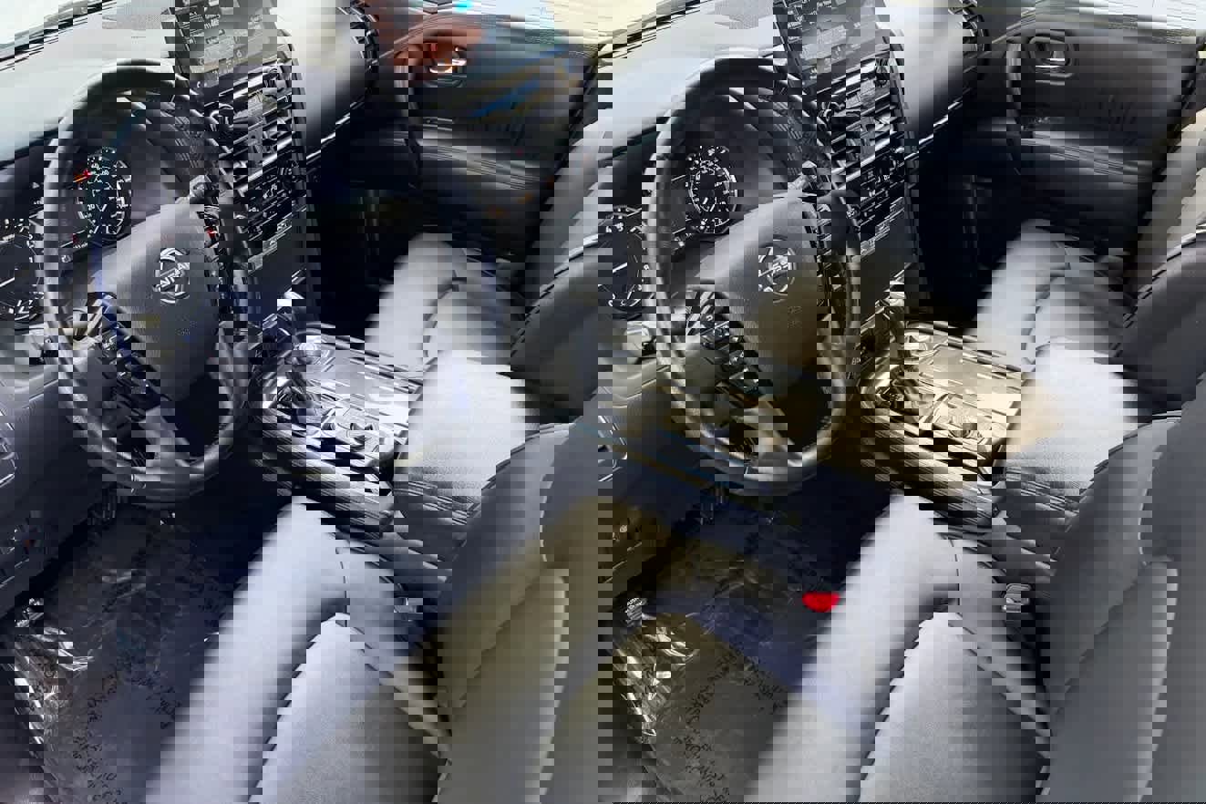 Used 2024 Nissan Armada SV AWD/4WD image 13