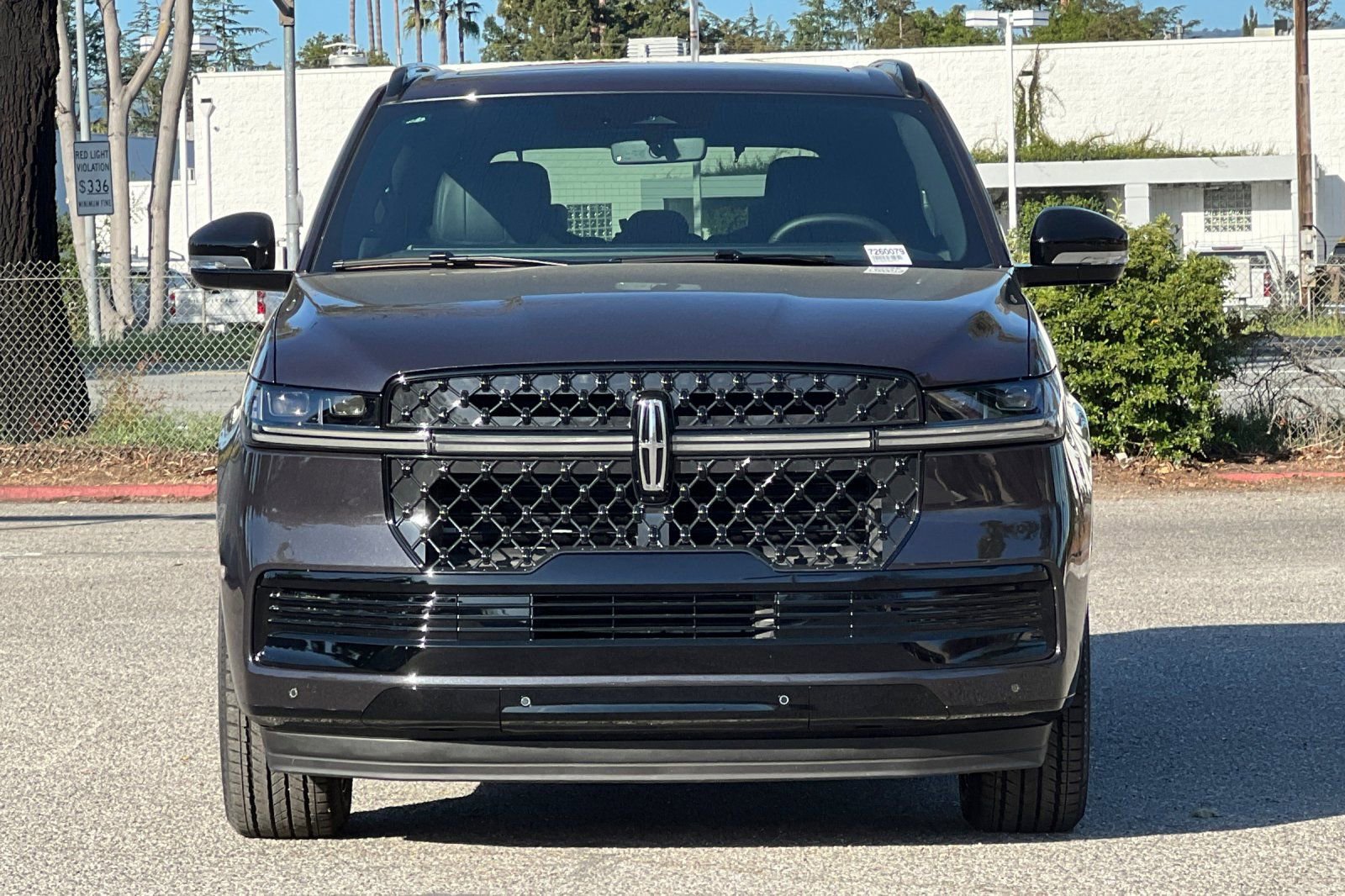New 2026 Lincoln Navigator Reserve w/ Jet Appearance Package image 3