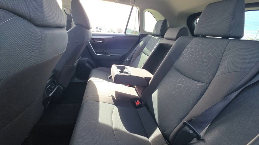 Used 2025 Toyota RAV4 XLE image 17