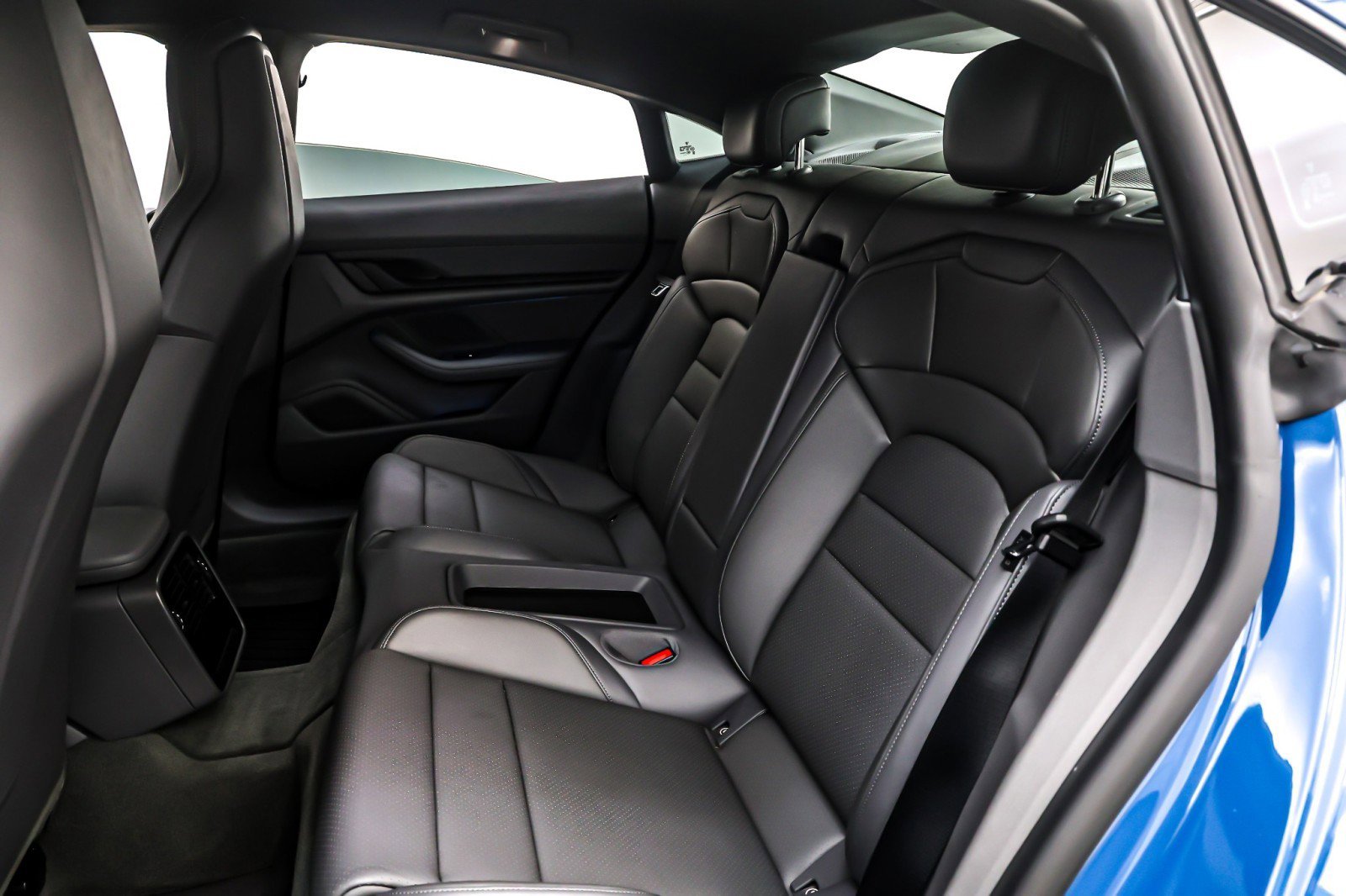 Used 2023 Porsche Taycan RWD image 9