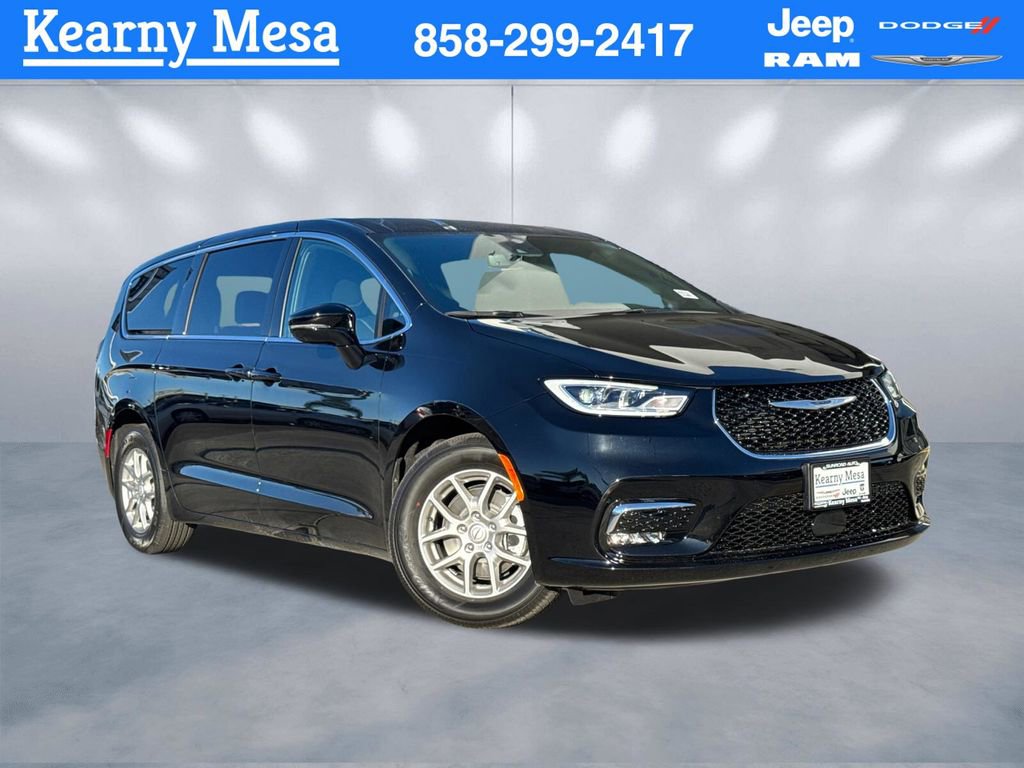 New 2026 Chrysler Pacifica Select FWD image 1
