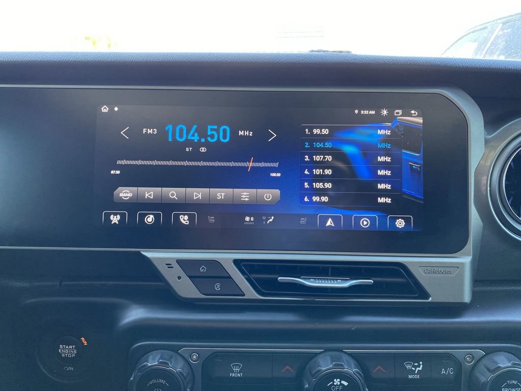 Used 2020 Jeep Wrangler Unlimited Sahara image 5