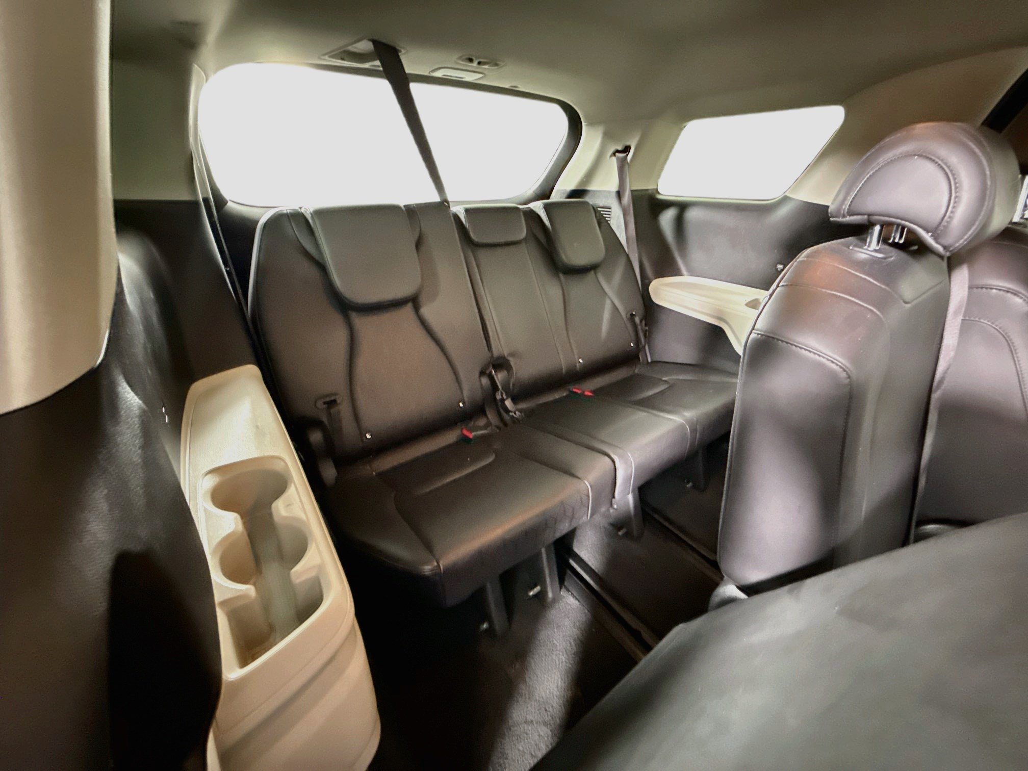 Used 2023 Kia Carnival LX FWD image 39