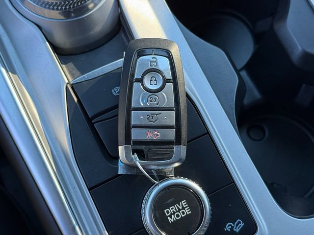 Used 2022 Ford Explorer XLT w/ Equipment Group 202A image 12