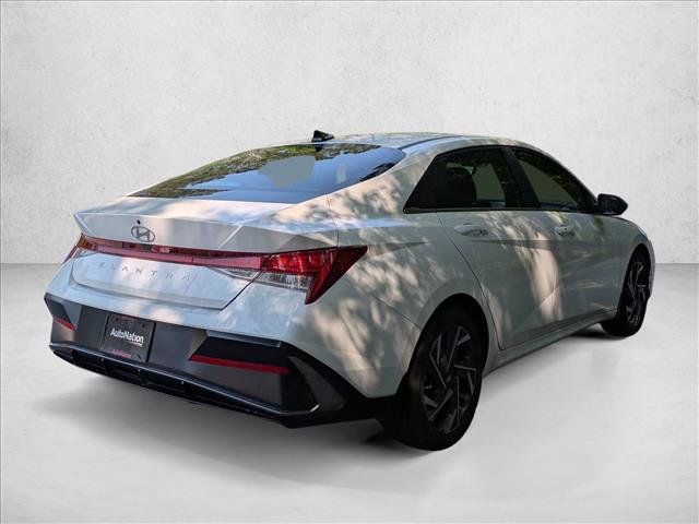 Used 2024 Hyundai Elantra SEL w/ Convenience Package FWD image 5