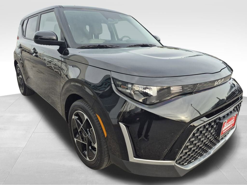 Used 2025 Kia Soul EX image 7