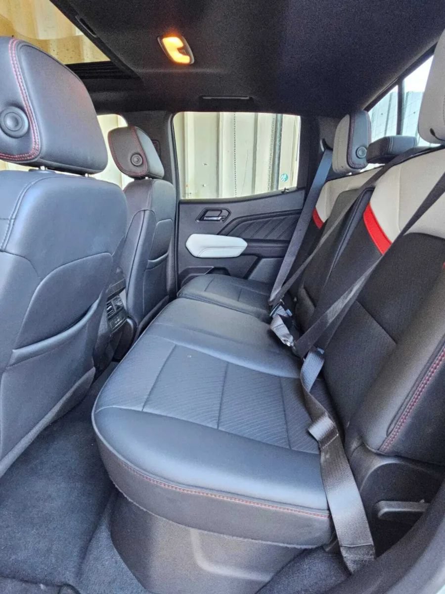 Used 2024 GMC Canyon AT4X AWD/4WD image 16