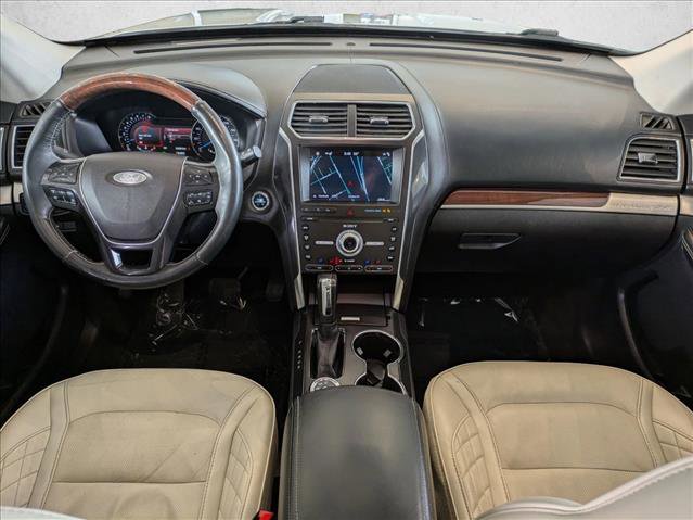Used 2019 Ford Explorer Platinum image 17