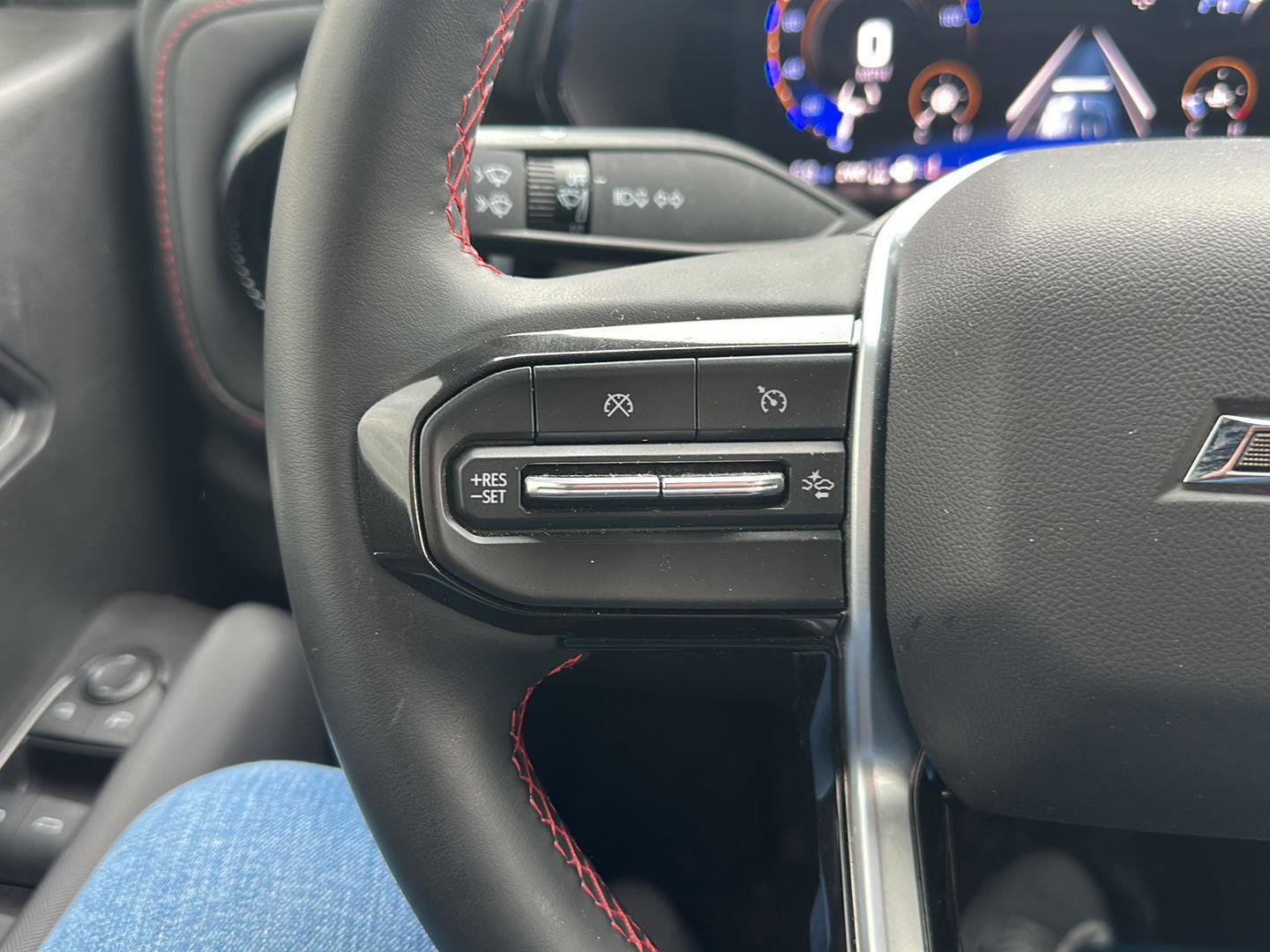 Used 2024 Chevrolet Colorado Z71 w/ Z71 Convenience Package 2 AWD/4WD image 14