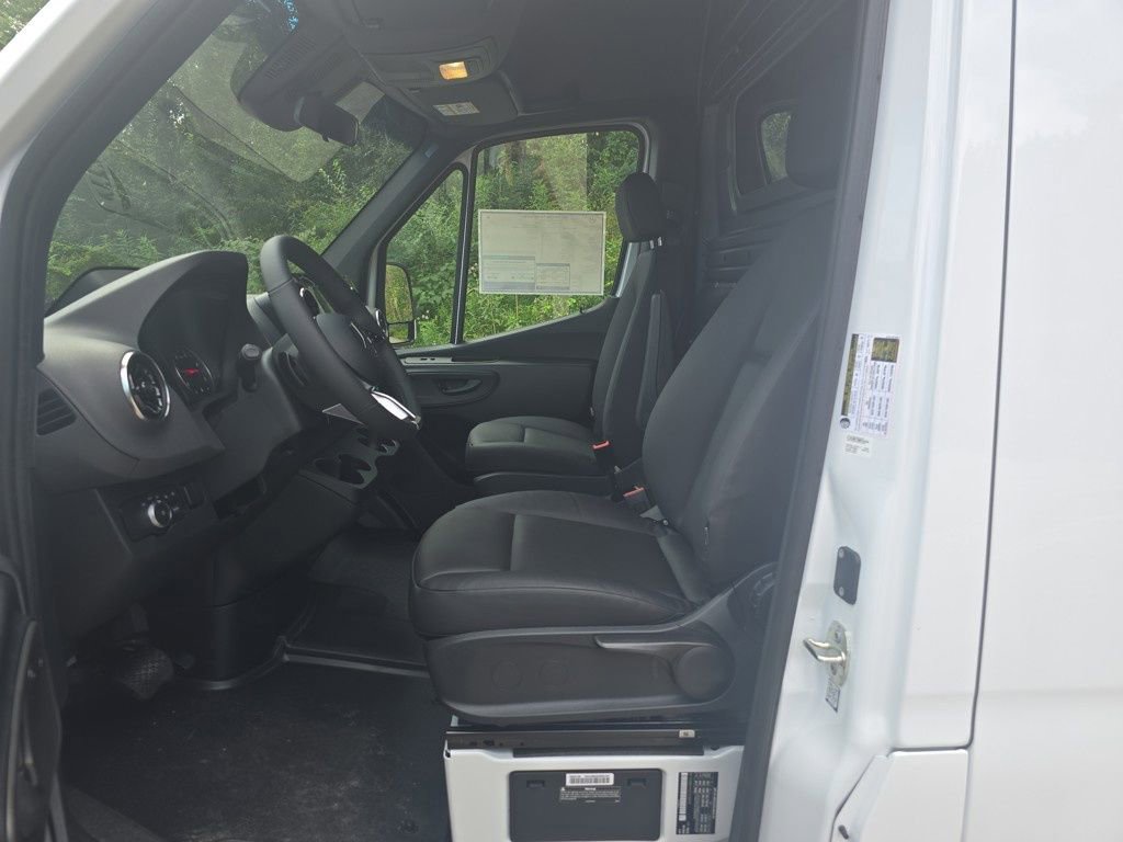New 2025 Mercedes-Benz Sprinter 3500 image 9