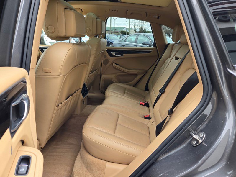 Used 2016 Porsche Macan S image 10