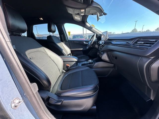 Used 2025 Ford Escape ST-Line w/ Equipment Group 301A image 29