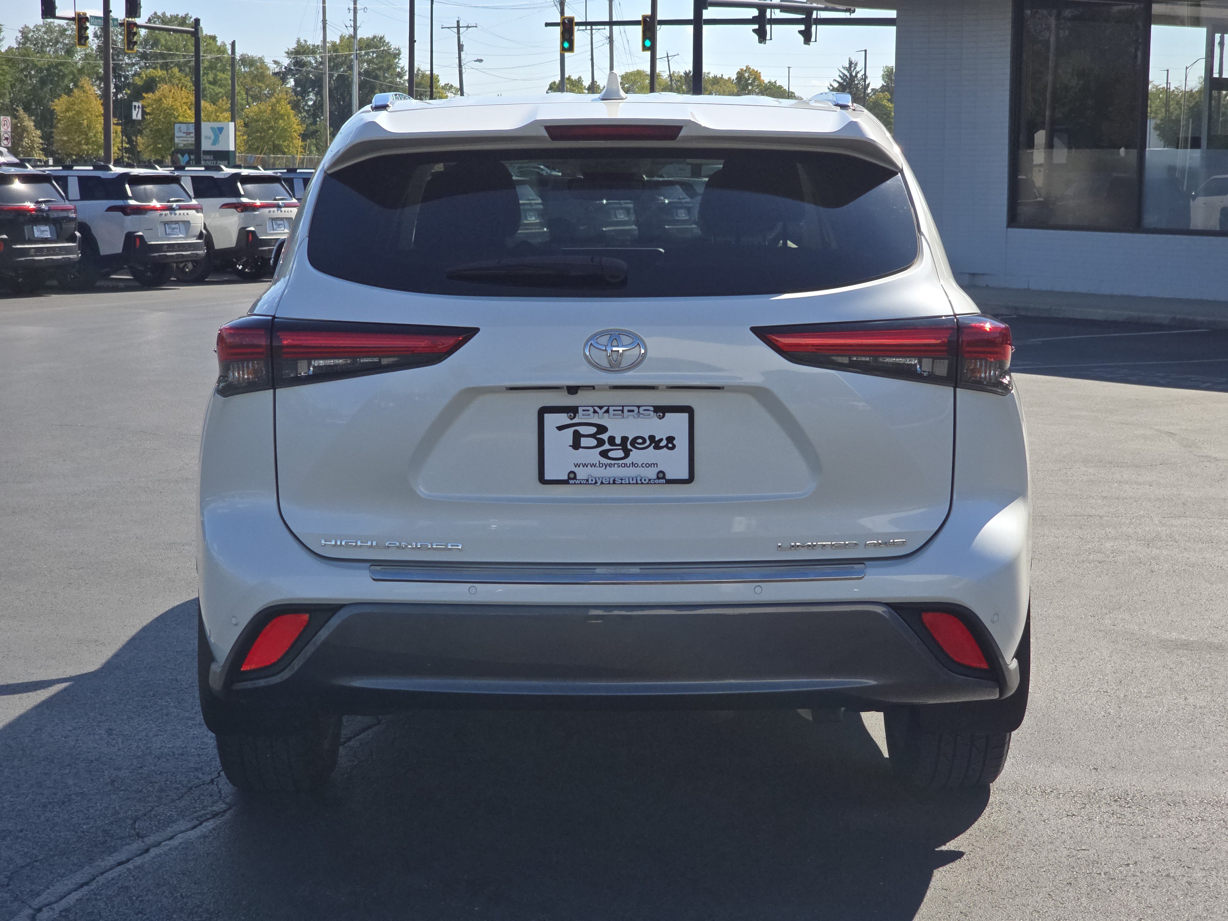 Used 2020 Toyota Highlander Limited AWD/4WD image 6