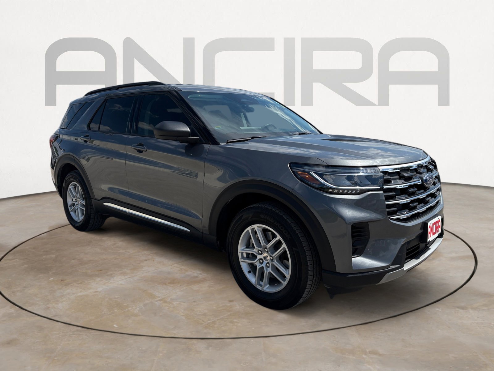 Used 2025 Ford Explorer Active RWD image 4