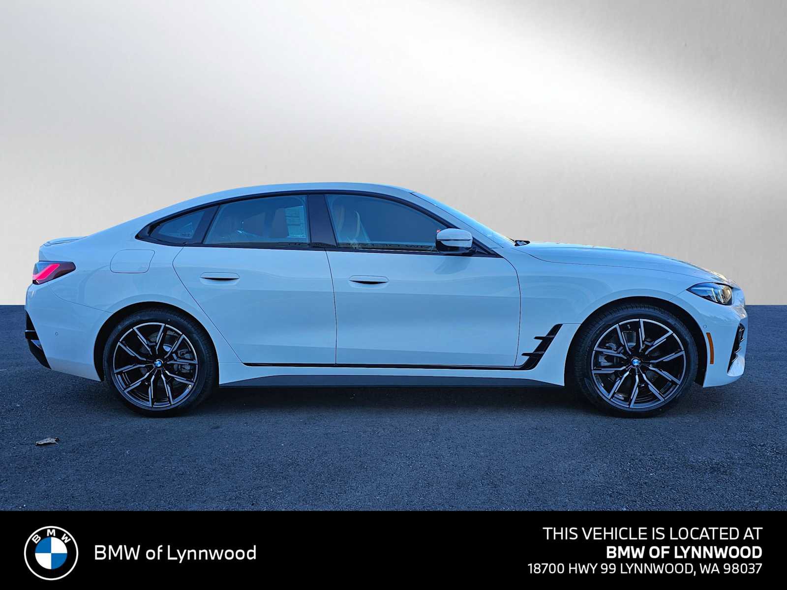 New 2026 BMW 430i xDrive w/ M Sport Package AWD/4WD image 2