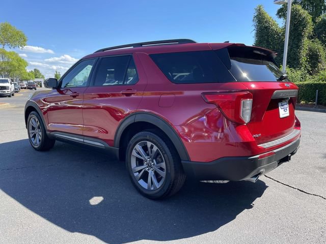 Used 2023 Ford Explorer XLT w/ Equipment Group 202A AWD/4WD image 4