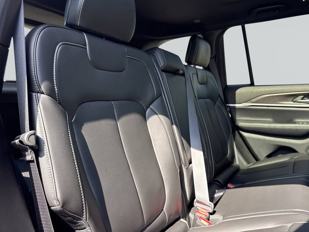 New 2026 Jeep Grand Cherokee Limited w/ Limited Altitude Package AWD/4WD image 31