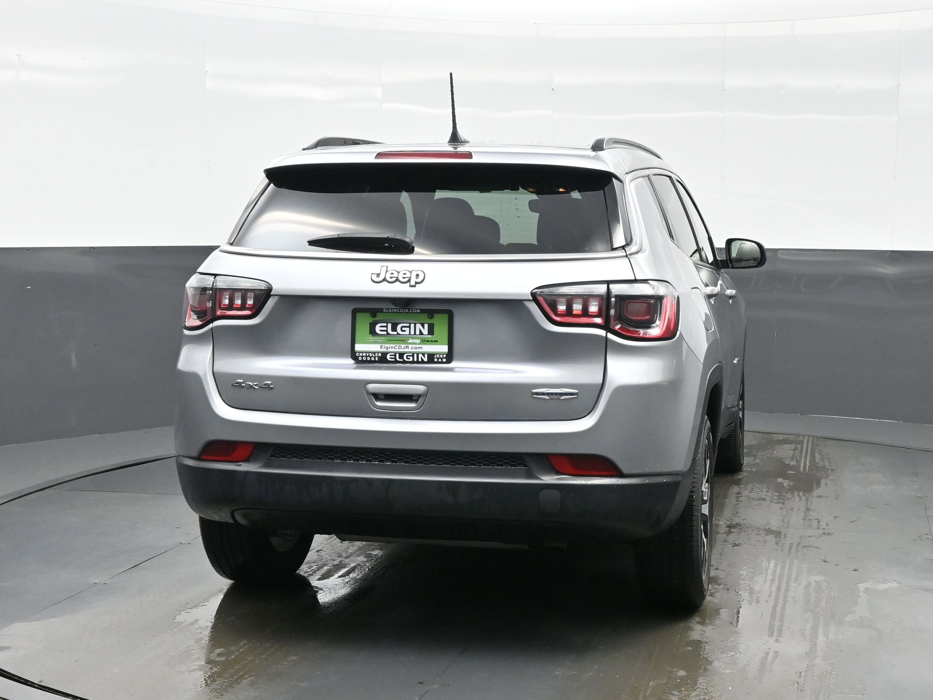 Used 2024 Jeep Compass Latitude AWD/4WD image 5