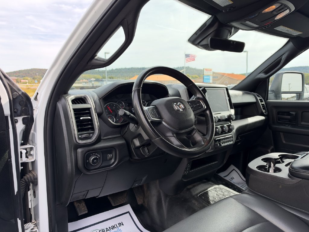 Used 2025 RAM 3500 Tradesman w/ Chrome Appearance Group AWD/4WD image 10