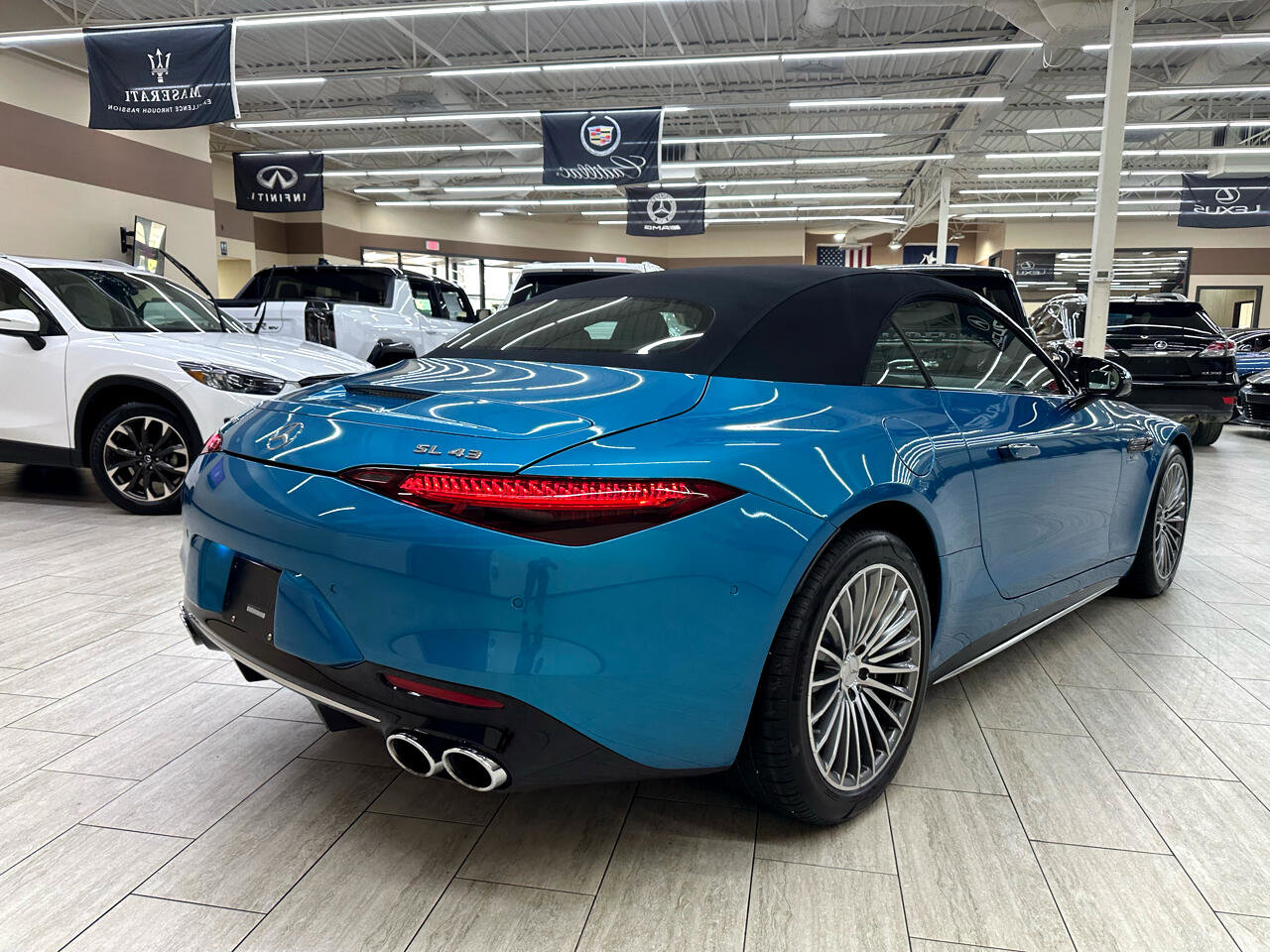 Used 2024 Mercedes-Benz SL 43 AMG image 7