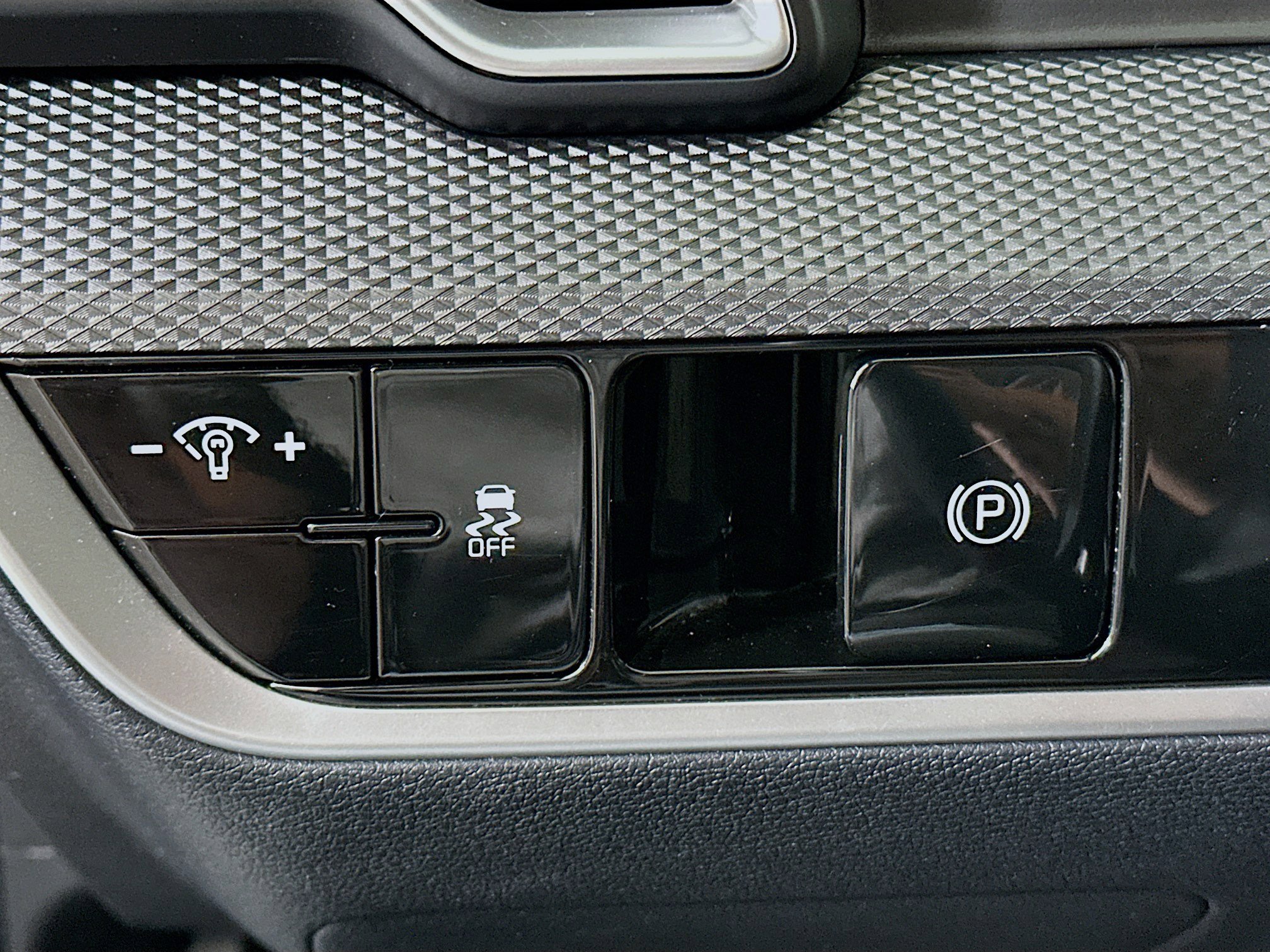 Used 2025 Kia Sportage LX image 17