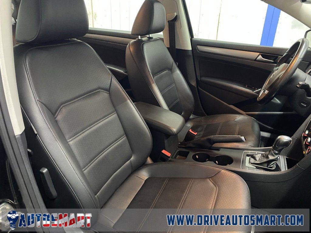 Used 2015 Volkswagen Passat 1.8T Limited Edition image 25