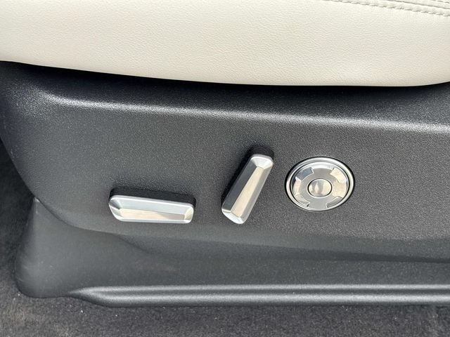 New 2026 Lincoln Navigator L Reserve AWD/4WD image 23
