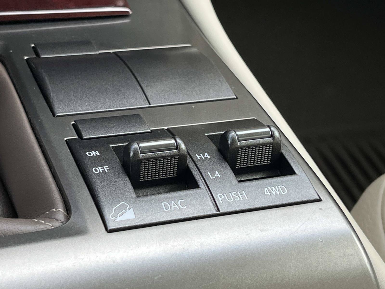 Used 2015 Lexus GX 460 w/ Premium Package AWD/4WD image 34