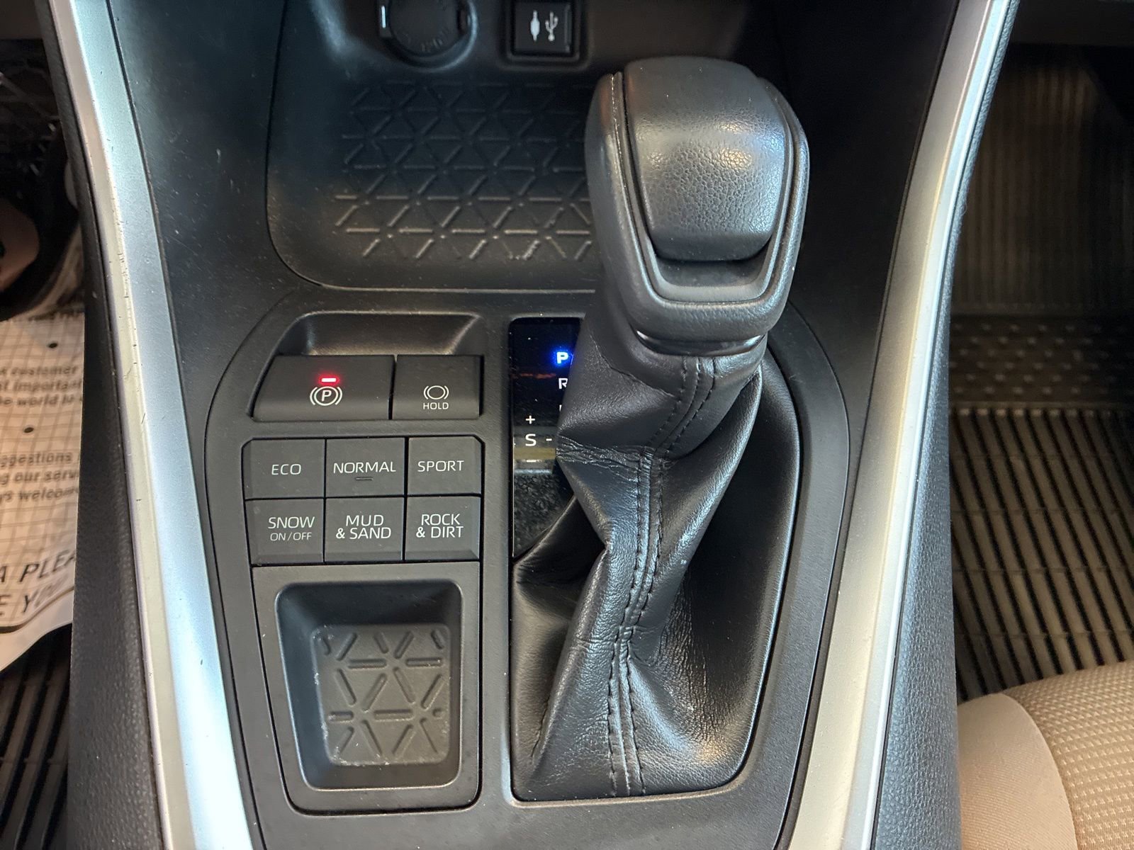Used 2019 Toyota RAV4 LE w/ All Weather Liner Package AWD/4WD image 22