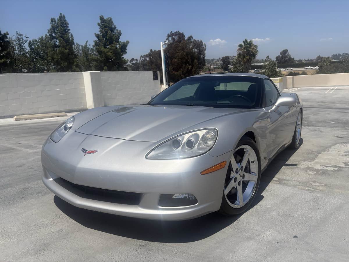 Used 2008 Chevrolet Corvette Coupe w/ Preferred Equipment Group RWD image 8