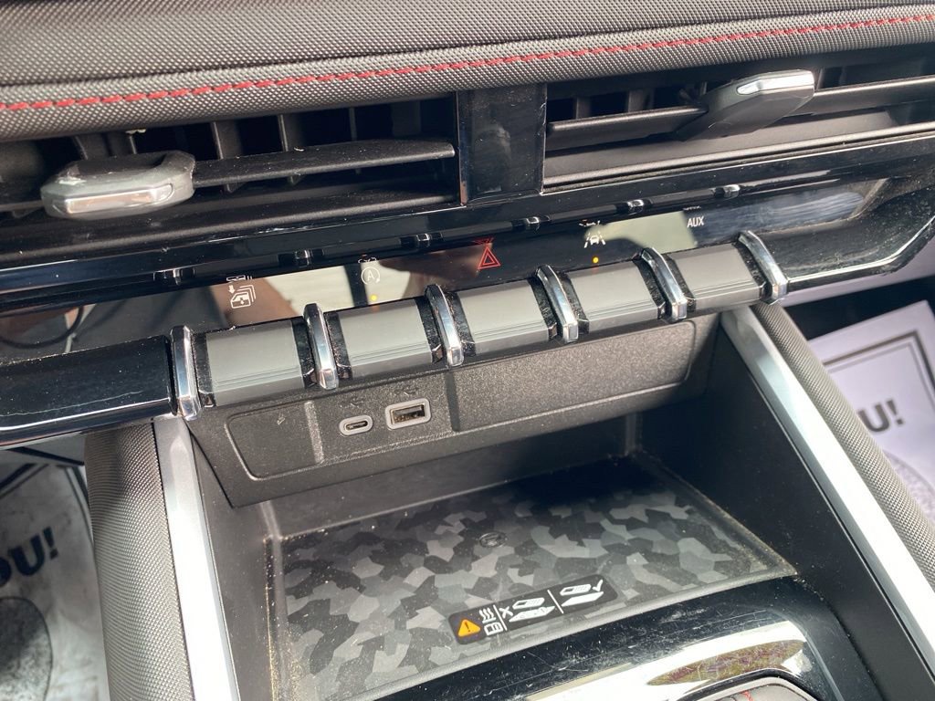 Used 2024 Chevrolet Colorado Z71 w/ Z71 Convenience Package 2 image 42