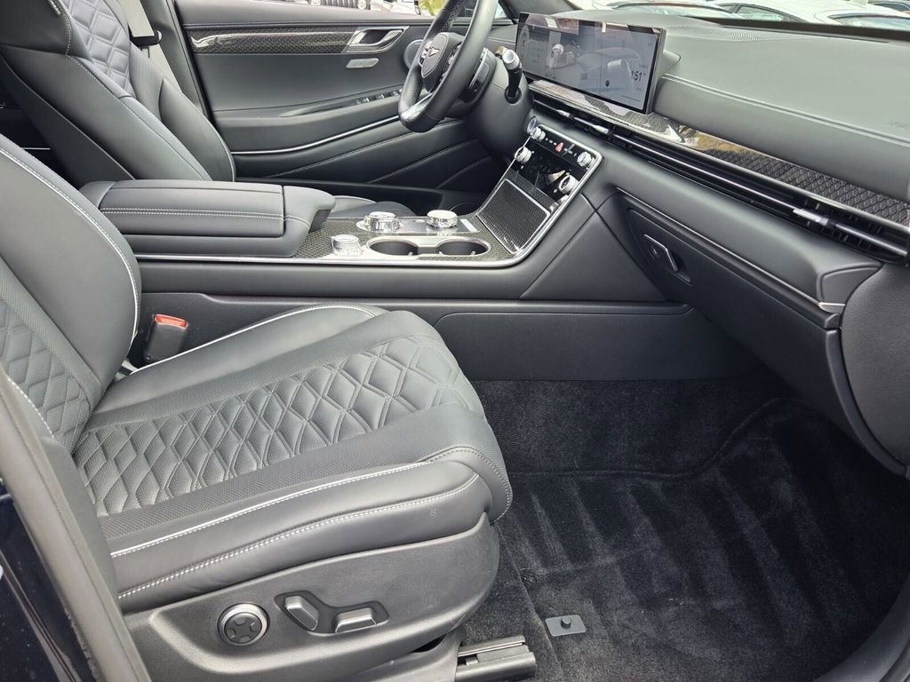 Used 2025 Genesis GV80 3.5T e-SC image 16