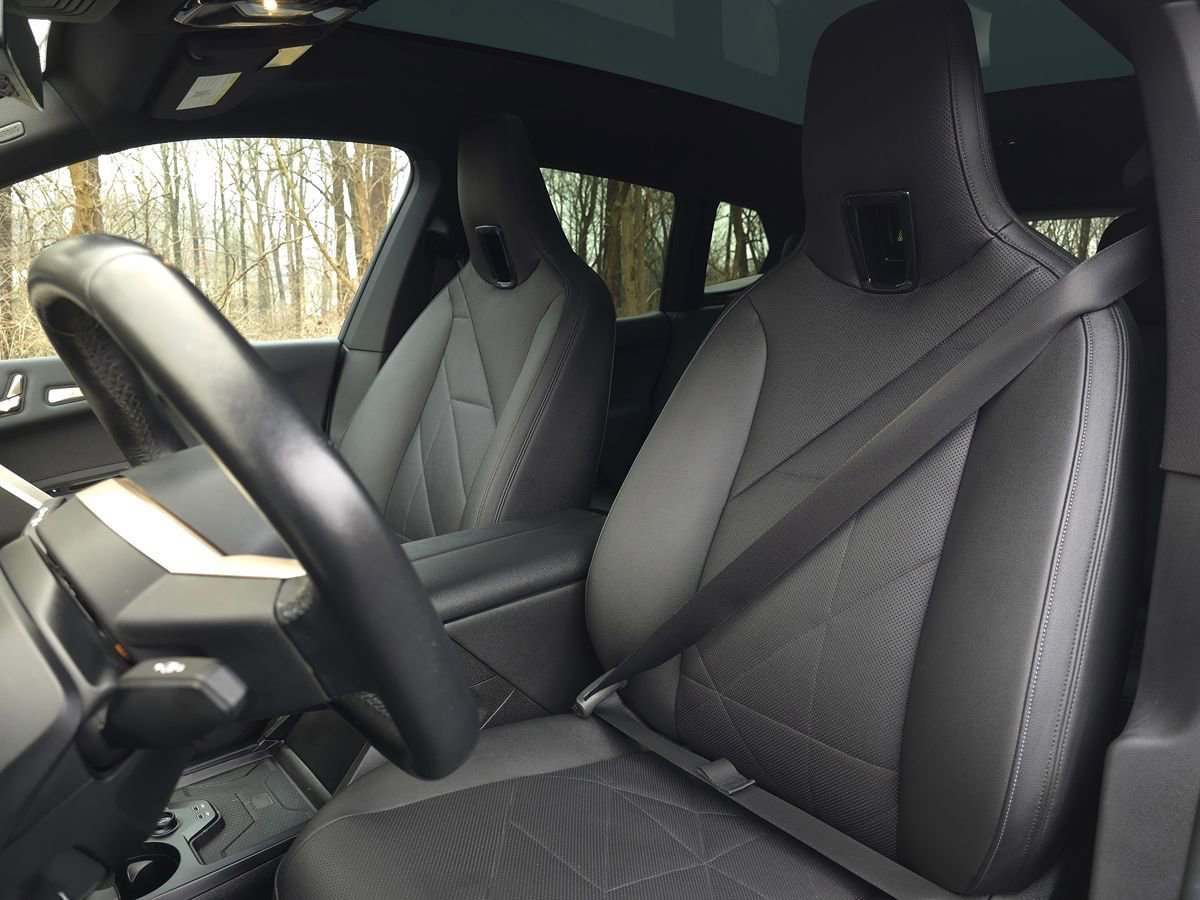 Used 2024 BMW iX xDrive50 w/ Premium Package image 13