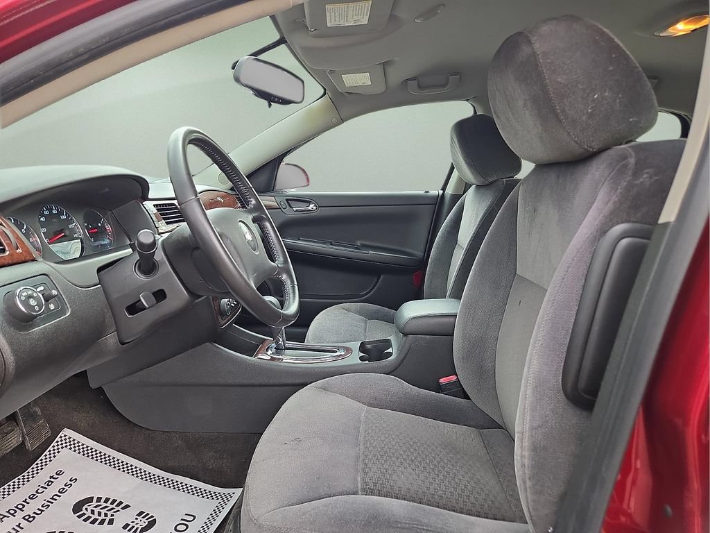 Used 2011 Chevrolet Impala LT FWD image 17