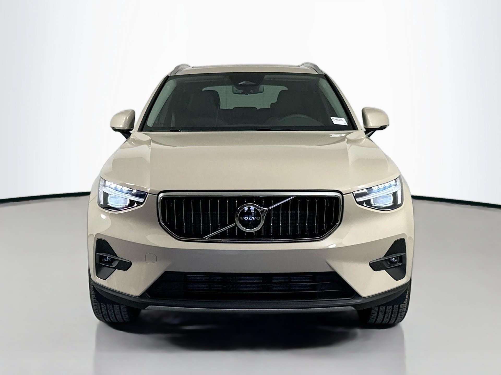 New 2025 Volvo XC40 B5 Ultra w/ Protection Package Premier AWD/4WD image 2